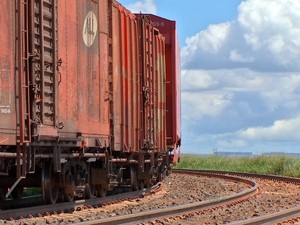 Projetos de ferrovia disputam safra  