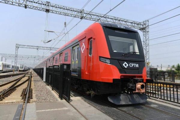 Último trem da série 2500 chega em Pátio da CPTM