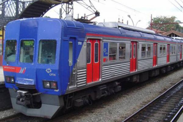 Trens reformados em 2007 por R$ 21 milhões cada estão sendo desmontados. CPTM diz que sairia caro modernizar