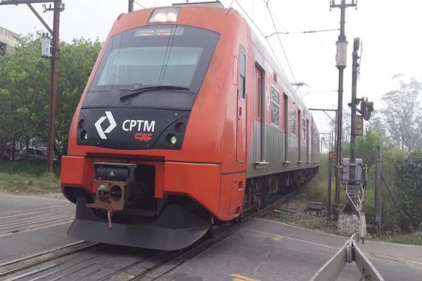 CAF vai instalar estribos nos trens da série 7000 da CPTM