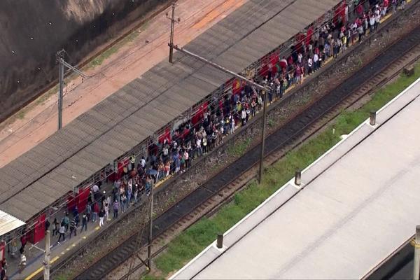 Reclamações por atraso nos trens da CPTM crescem 45% em 2018