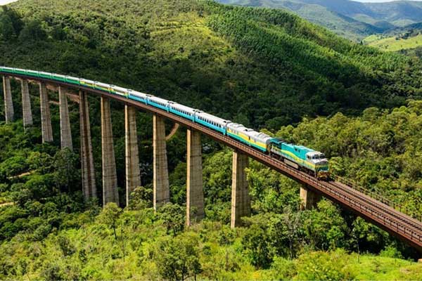 Reportagem mostra os dramas na maior ferrovia do Brasil