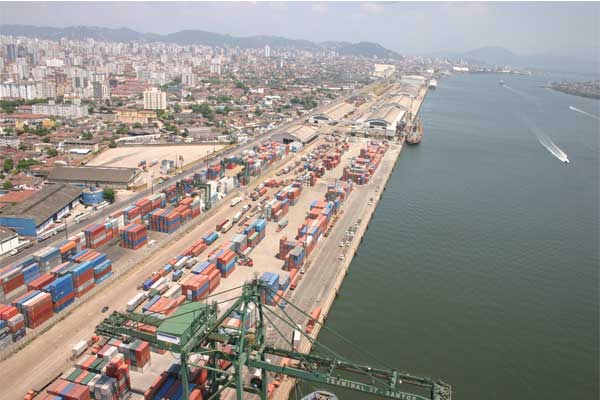 Porto de Santos quer iniciar transporte hidroviário de cargas neste ano