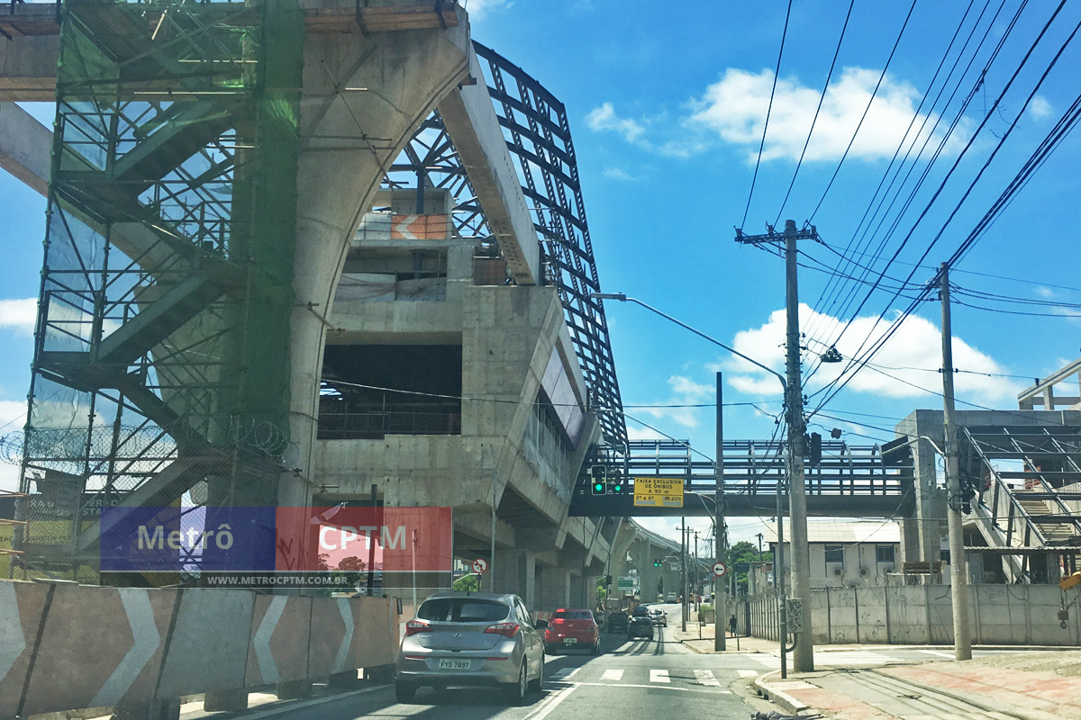 Obras do monotrilho da Linha 15-Prata avançam exceto em uma estação