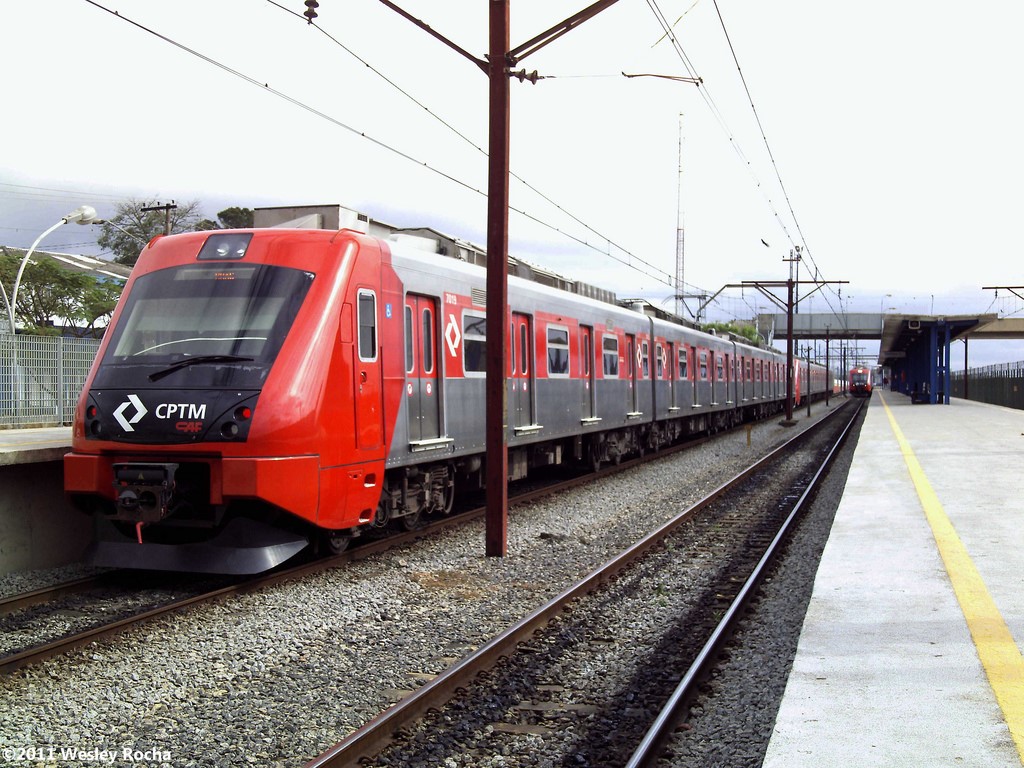 Obras de modernização alteram circulação dos trens da CPTM neste fim de semana.