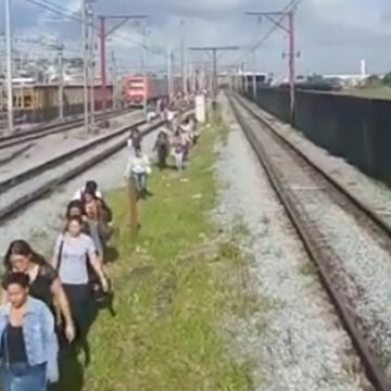Passageiros relatam fogo em vagão da Linha 12 Safira