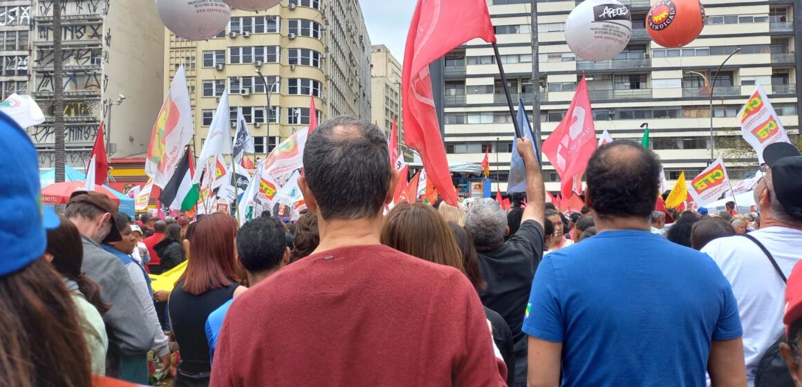 Sindicato Sorocabana participa de ato em São Paulo em defesa da democracia e dos direitos dos trabalhadores