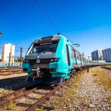 Falha na rede aérea afeta operação da Linha 8-Diamante