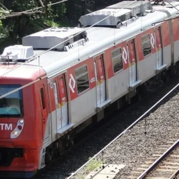 Usuários da CPTM reclamam dos trens antigos colocados na Linha 10