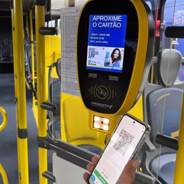 VLT e ônibus intermunicipais passam a aceitar pagamento por Pix e QR Code na Baixada Santista