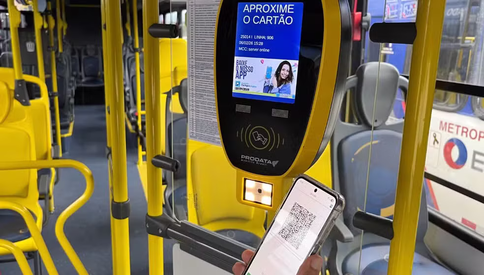 VLT e ônibus intermunicipais passam a aceitar pagamento por Pix e QR Code na Baixada Santista