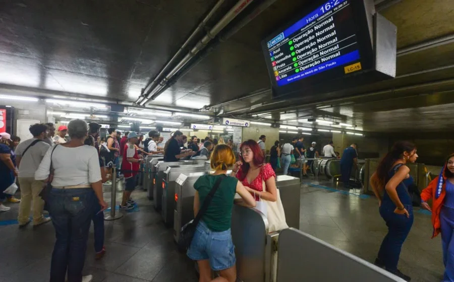 Carnaval de SP: Metrô e CPTM terão operação 24h. Veja o funcionamento