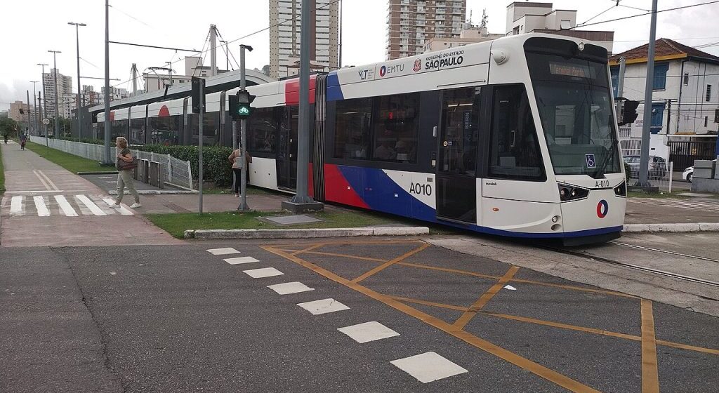 o-vlt-moderno-quando-a-engenharia-silenciosa-redesenha-a-cidade-1024x768 O VLT moderno: quando a engenharia silenciosa redesenha a cidade