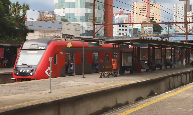 20264992344-768 Pagamento por aproximação de cartão chega a todas as estações da CPTM