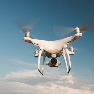 Drones ganham papel central em inspeções e segurança nas linhas 8 e 9 da ViaMobilidade