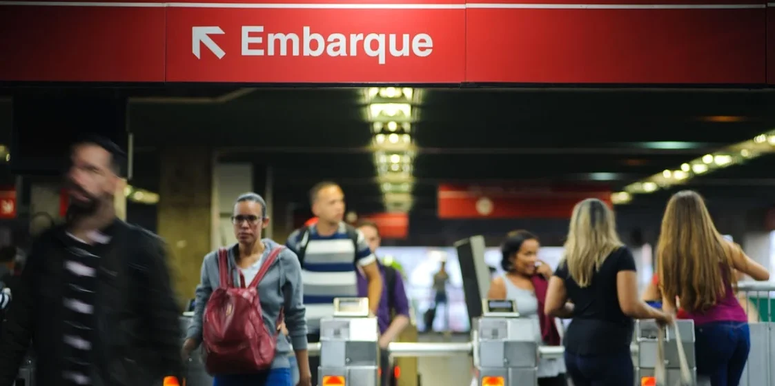 metro-linha-3-vermelha2 Veja como funciona o transporte sobre trilhos de SP durante paralisação nesta terça-feira (4)